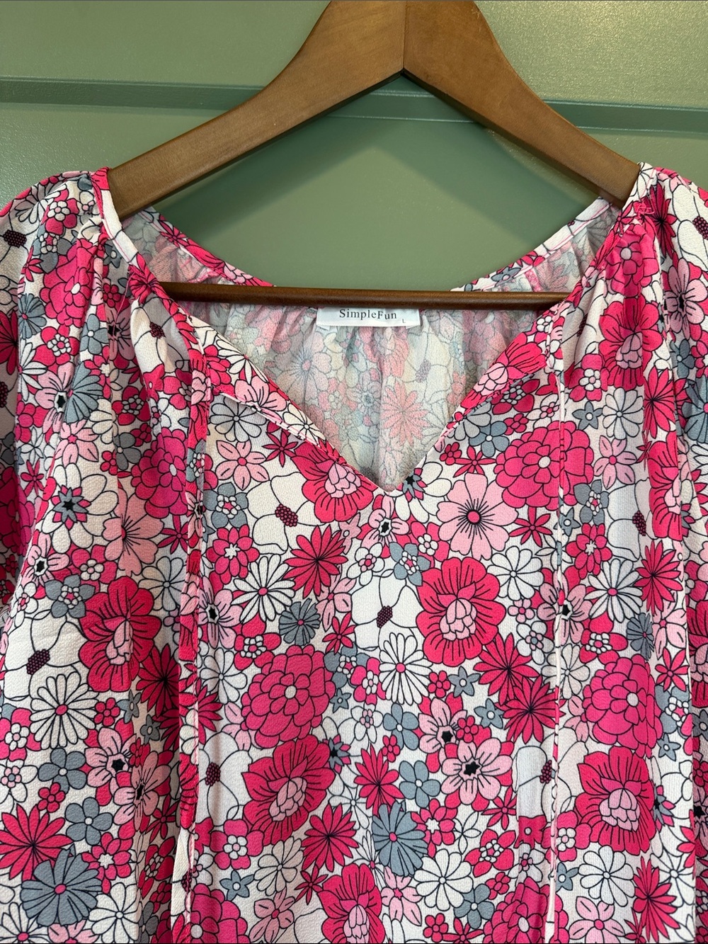 Women’s Pink Floral Flutter Sleeve Top - Picture 3 of 8